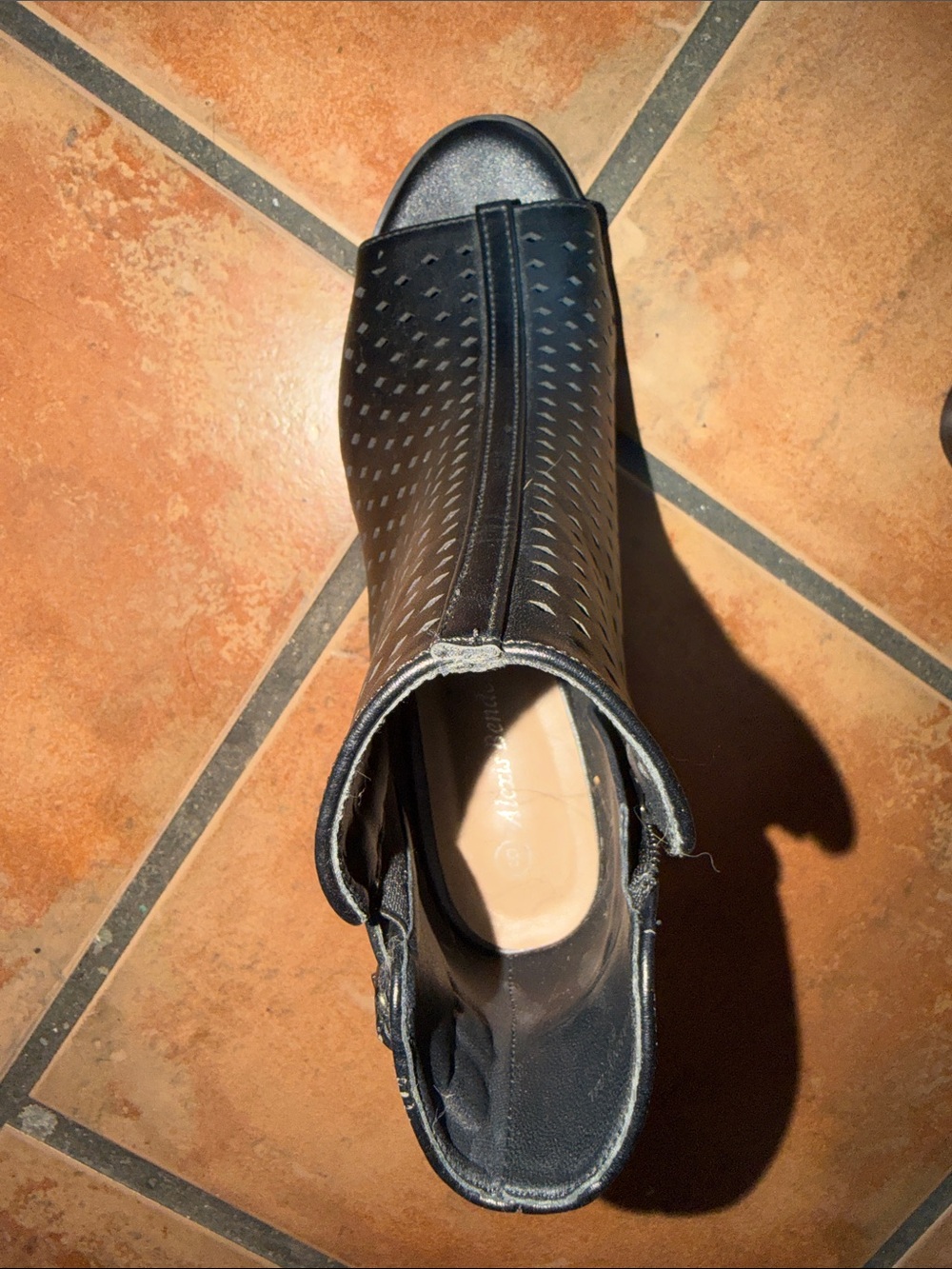 ✨ Super Cute Black Booties – Size 8 ✨ - Picture 4 of 5